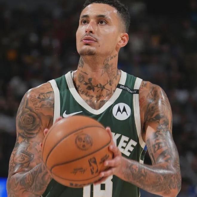 美媒提議湖人三隊(duì)交易，迎回庫茲馬，輔佐老詹和盧卡