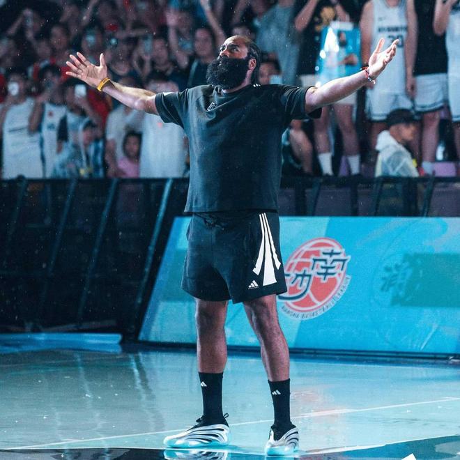 哈登：中國行與其說是旅游，不如說是一次家庭團聚